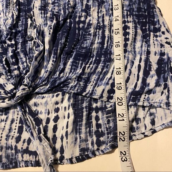 Torrid BLUE TIE-DYE CHALLIS TIE FRONT DOLMAN Cropped TOP Blouse coastal L/0 - Picture 11 of 14